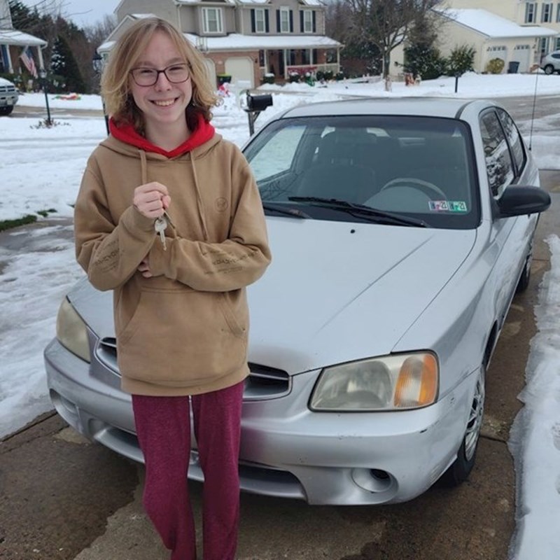 Moj prvi auto (pretpsotvaljamo da će g policija često zaustavljati i legitimirati s obzirom da izgleda kao da dijete vozi)