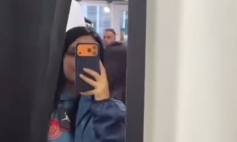 Djevojka je ušla u kabinu za presvlačenje, sekundu kasnije uslijedila je scena koju lajkaju milijuni
