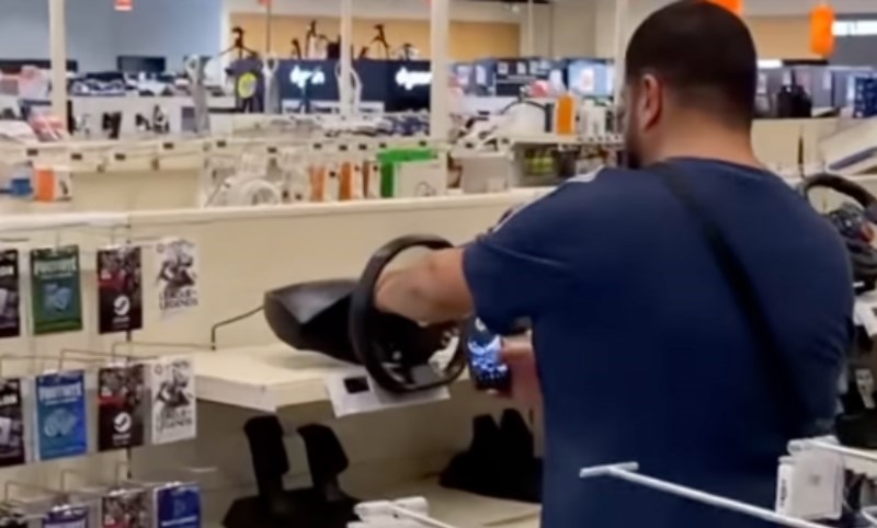 Scena iz trgovine u Srbiji obara sve rekorde, možete pogoditi što je tip pokušao napraviti?