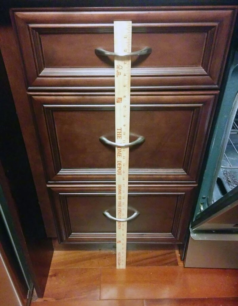 Štap onemogućava znatiželjne klince da otvaraju što ne smiju