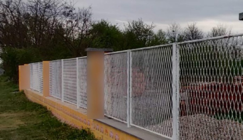 Da pogađate stotinu godina ne biste uspjeli pogoditi od čega je ovaj Hrvat napravio ogradu za kuću