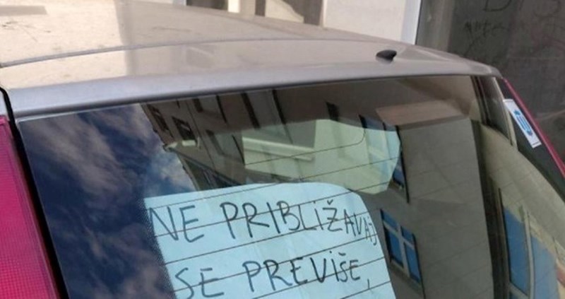 Poruka na jednom autu u Beogradu nasmijala ekipu na Internetu, odmah će vam biti jasno zašto