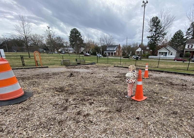 Kćer i ja smo otišle u park da bi vidjele da su kompletan park negdje odnijeli