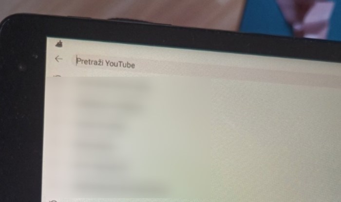 Uzela je laptop mužu da vidi što pretražuje na YouTubeu, morate vidjeti ovaj popis!
