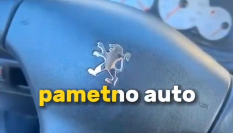 Tip je dokazao da je njegov Peugeot najpametnije auto, snimka je hit!