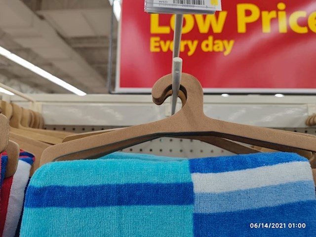 Umjesto plastičnih vješalica koriste papirnate