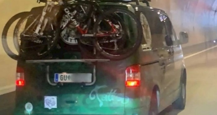Jedna od luđih stvari snimljenih na našim cestama, morate vidjeti što Austrijanci nose na more