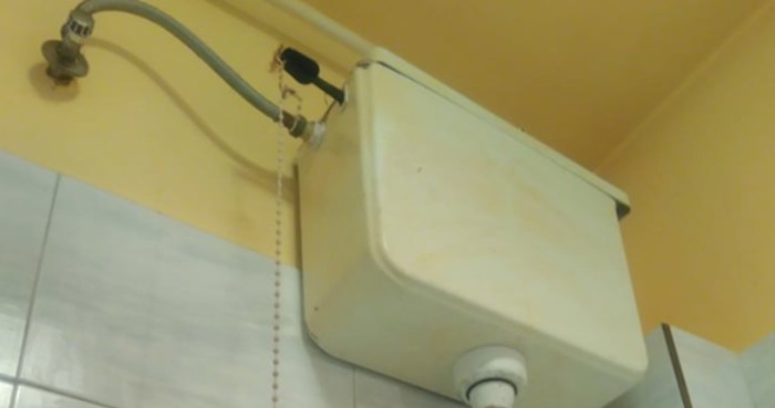 Ljudi su uvjereni da je fotka ovog legendarnog WC-a nastala u Imotskom, kužite zašto?