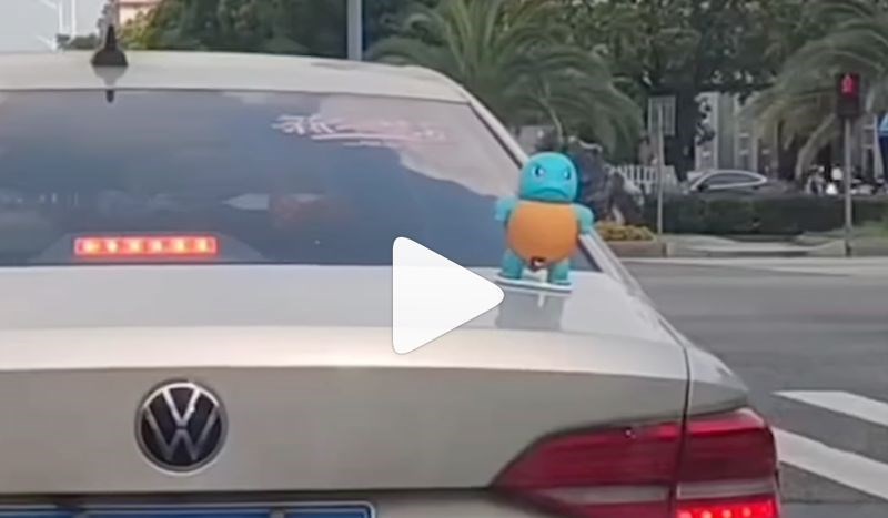 Tip je na auto instalirao možda najbolju stvar koju smo ikad vidjeli, oduševit će vas što radi