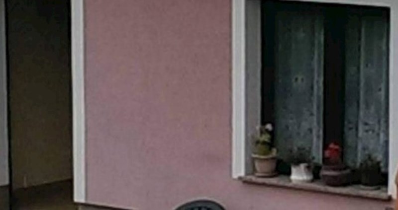 Fotka iz Imotskog je apsolutni hit: Morate vidjeti od čega je tip napravio stol ispred kuće