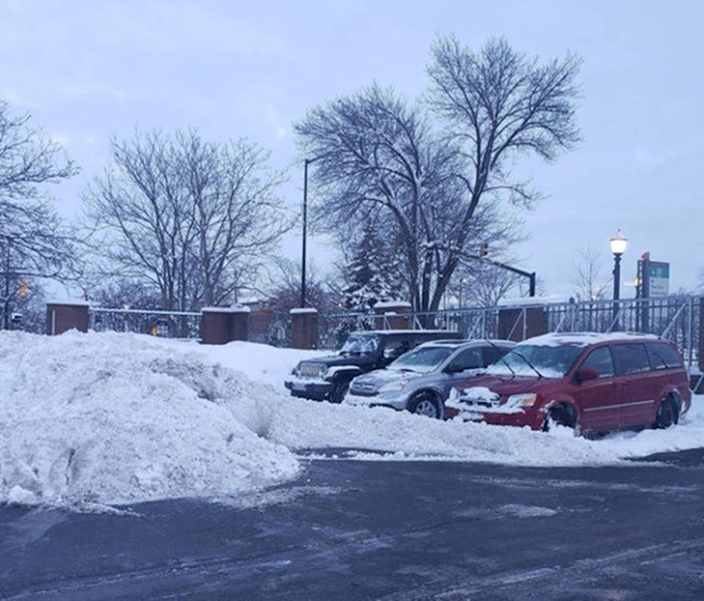 Ovako su očistili parking u mojoj ulici