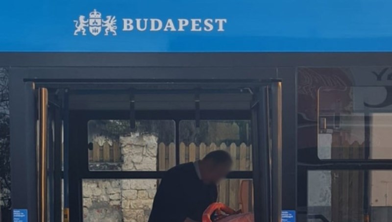 Ljudi ne vjeruju s čim je tip ušao u autobus u Budimpešti, ovo je nevjerojatno!
