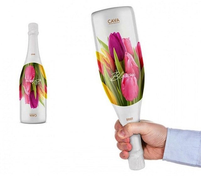 Boca vina koja je ujedno i buket tulipana