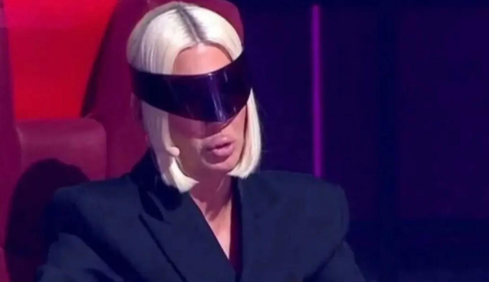 Jelena Karleuša se na televiziji pojavila s ovim naočalama. Svi joj pišu istu stvar