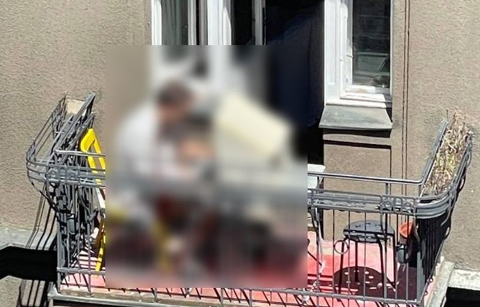 Izašao je na balkon i zatekao totalno ludu scenu u susjednoj zgradi, odmah je morao slikati