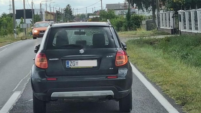 Popularna stranica objavila je fotku auta na cesti, hrpa ljudi ne može skužiti u čemu je problem