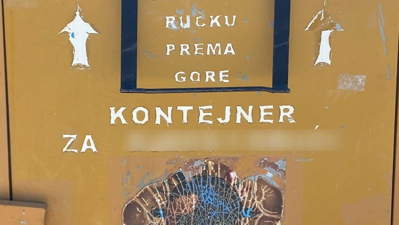 Netko je promijenio jedno slovo na kontejneru i ljudi su apsolutno zgroženi što sada piše