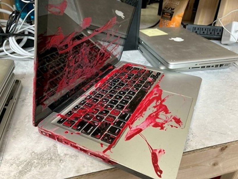 "Laptop je prestao raditi"