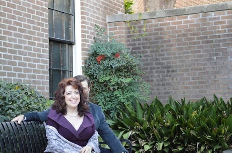 "Tek sam poslije shvatila da sam porpuno prekrila supruga, a onda mi je ukazao na ovaj demonski grm koji se nalazi iza nas"