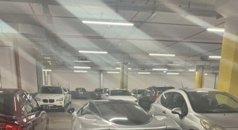 Vlasnik jurilice iz Splita napravio je možda najodvratniji parking godine, ovo morate vidjeti