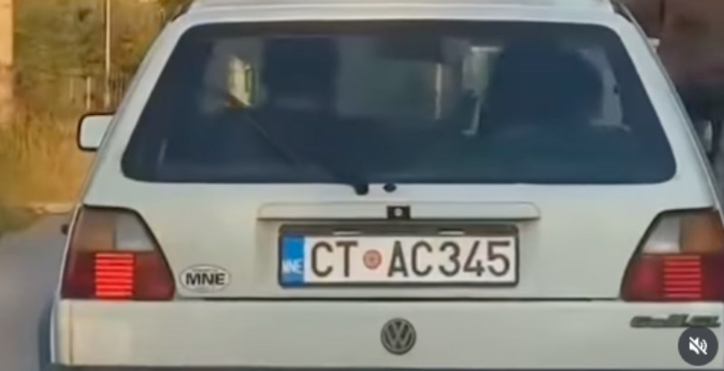 Da pogađate stotinu godina ne biste pogodili što je tip iz Crne Gore prevozio na krovu, nevjerojatno