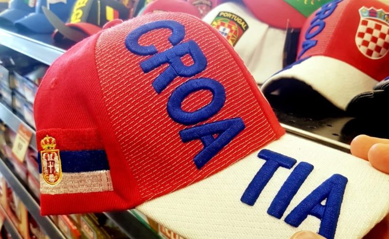 U trgovini je išao kupiti hrvatsku šiltericu, a onda je primijetio ključan detalj. Vidite li ga?