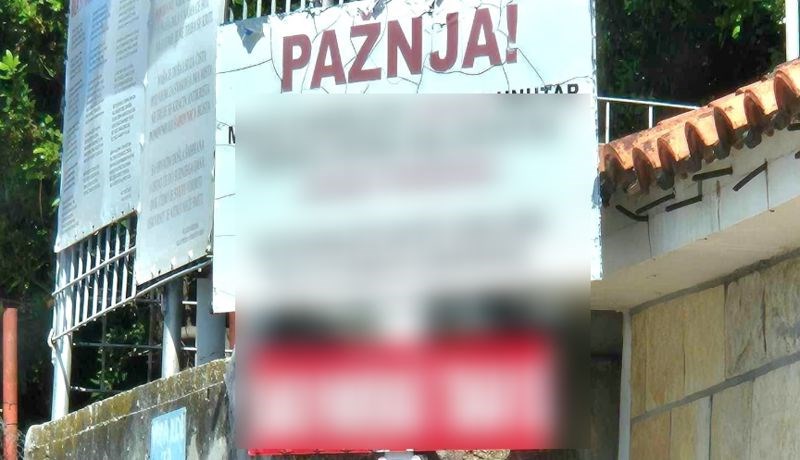 U Kaštelima je osvanulo urnebesno upozorenje vozačima koji ne znaju parkirati, ovo je hit!