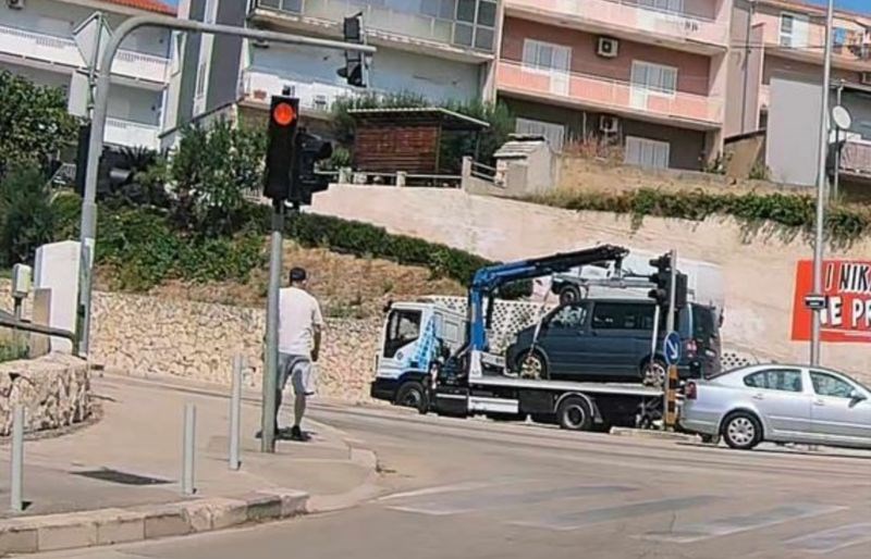 Tip u Splitu je vidio crveno na semaforu, ljudi su u čudu što je napravio da ipak prođe