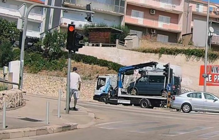 Tip u Splitu je vidio crveno na semaforu, ljudi su u čudu što je napravio da ipak prođe