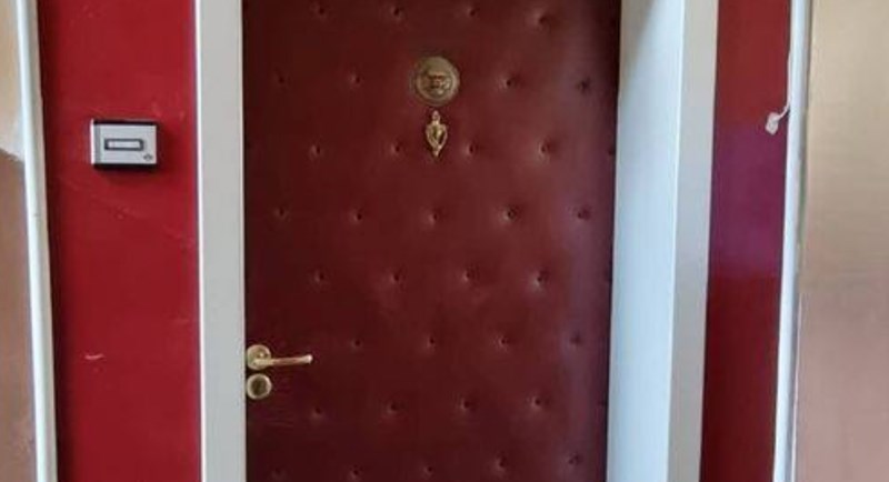 Srbin je na nestvaran način uredio ulaz u svoj stan, susjedi su u šoku