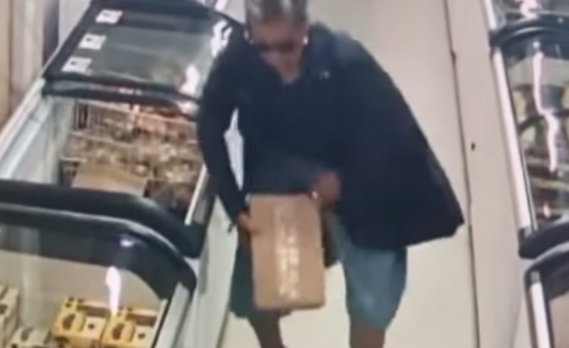 Gospođa je odlučila u trgovini ukrasti veliki paket. Zaštitari su ostali u šoku kad su shvatili kako