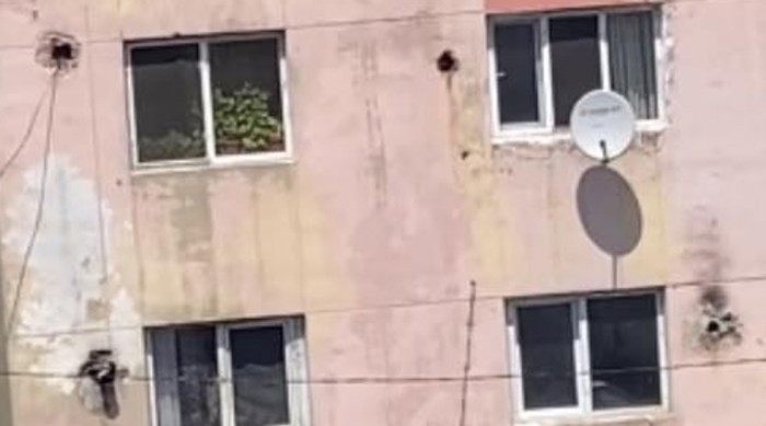 Susjed je odlučio obojati zgradu, ljudi su ostali u šoku kad su shvatili kako to misli obaviti