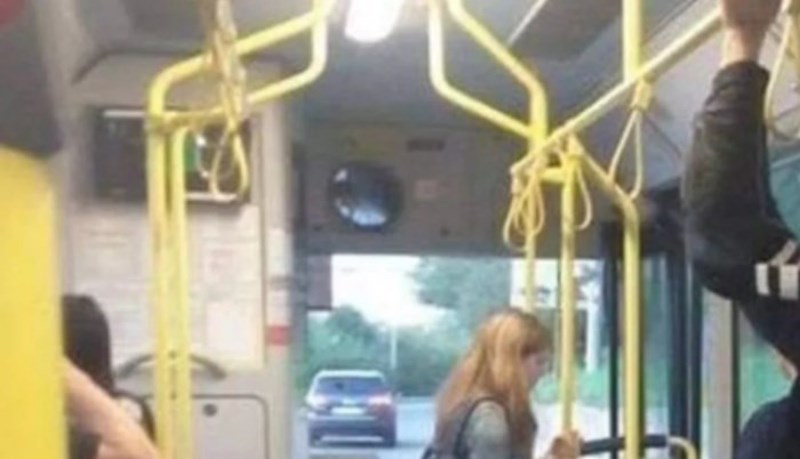 U Srbiji je snimljena najluđa fotka u javnom prijevozu ikad, morate vidjeti u čemu je tip ušao u bus
