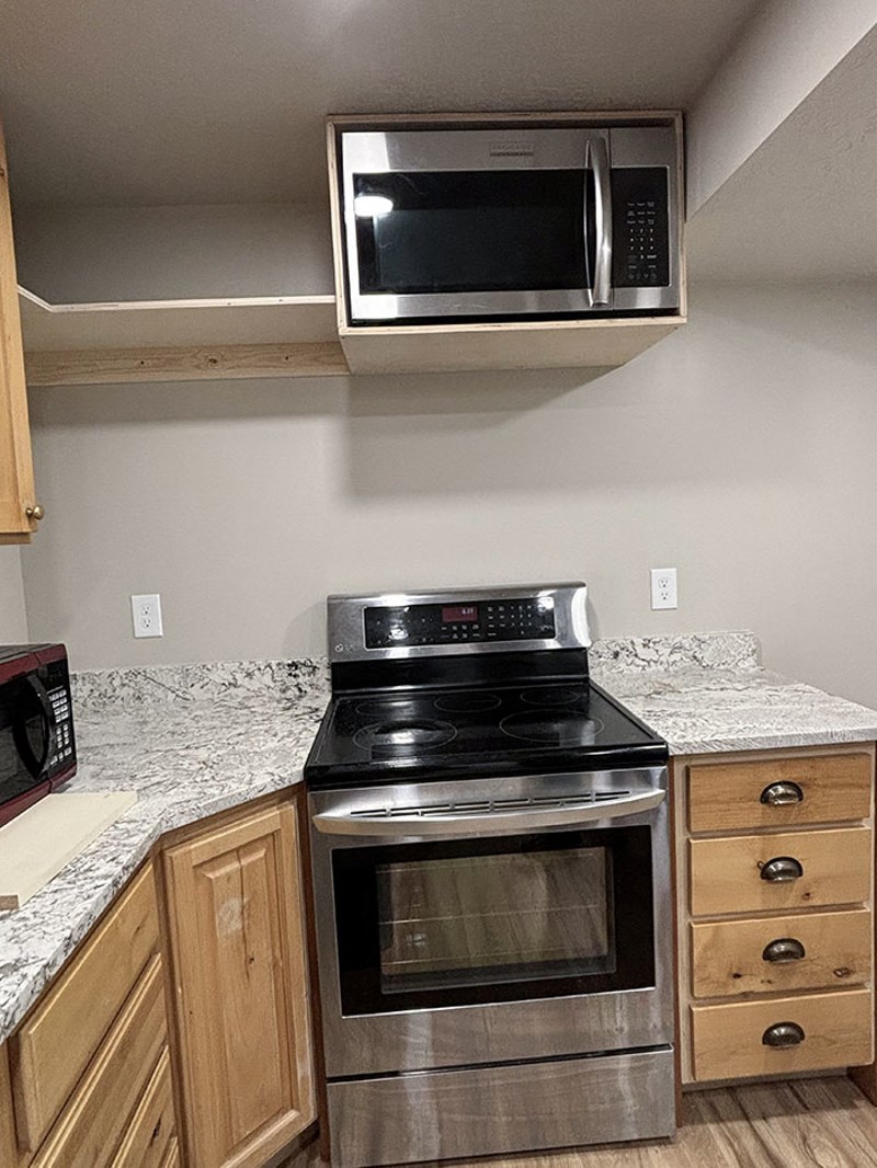 Mikrovalna se nalazi na stropu