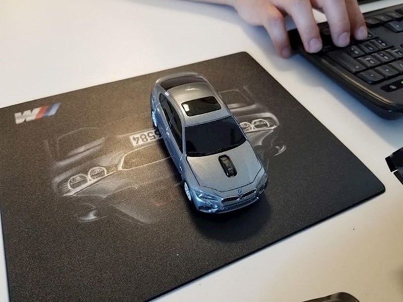 U BMWovom sjedištu imaju kompjuterske miševe  obliku BMW automobila