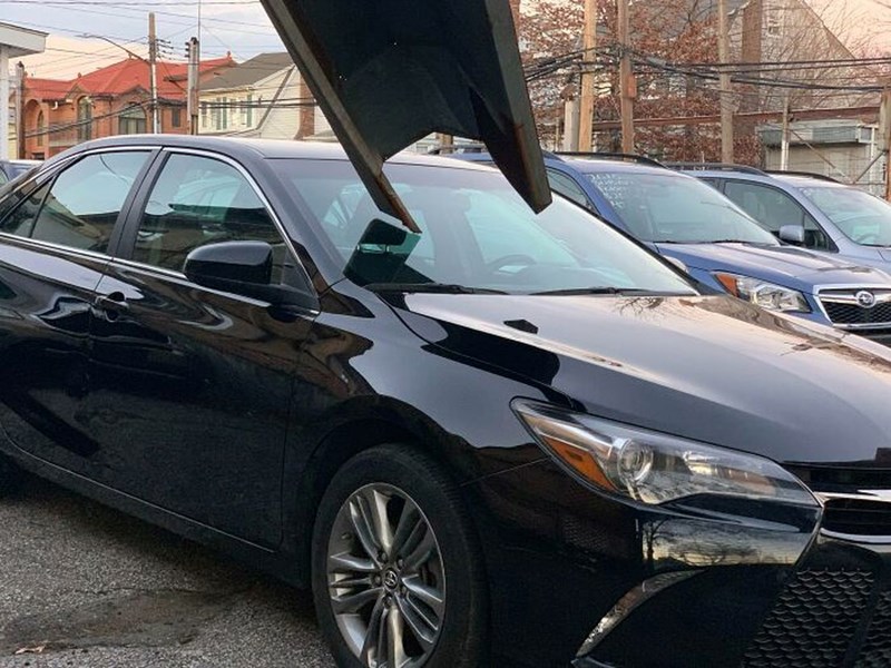 Vjetar je srušio dio krova kuće, ovako je završio