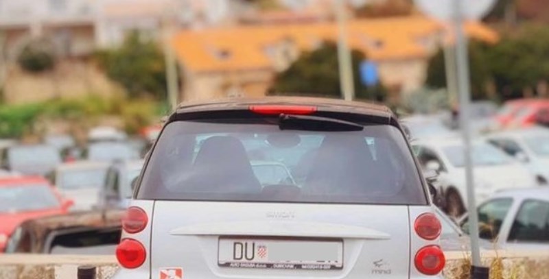 Ljudi ne mogu vjerovati kako je tip u Dubrovniku parkirao Smarta, ovo morate vidjeti