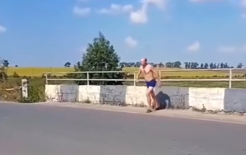 Majstor je odlučio odraditi zadnje kupanje ovog ljeta i sad je apsolutni hit na internetu!