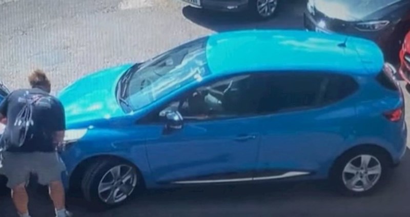 Doveo je auto da mu ugrade parking senzore, morate vidjeti kako je izgledao izlazak s parkinga