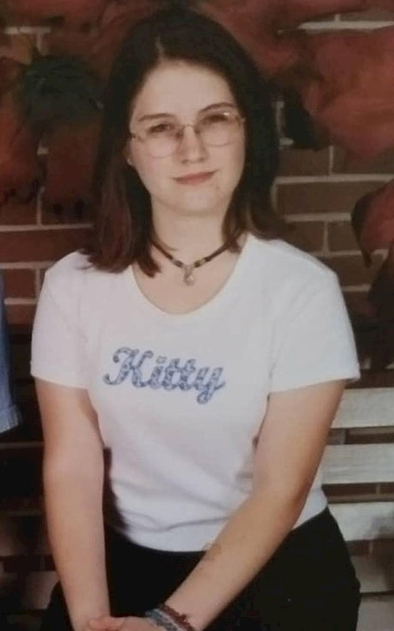 Ja, na plesu osmaša, izgledam kao tajnica ravnatelja