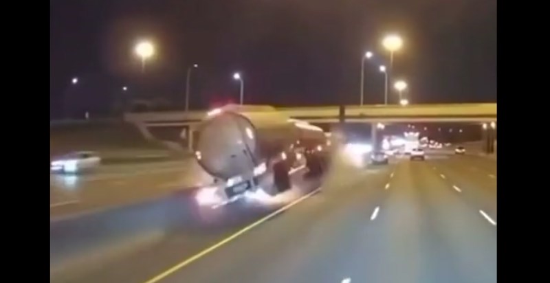 Nevjerojatna snimka pokazuje što se dogodi kad cisterna s gorivom doživi sudar