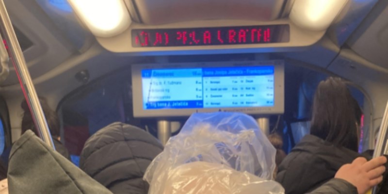 Scena iz tramvaja zgrozila je Zagrepčane, pogledajte što je tip nosio preko ramena!