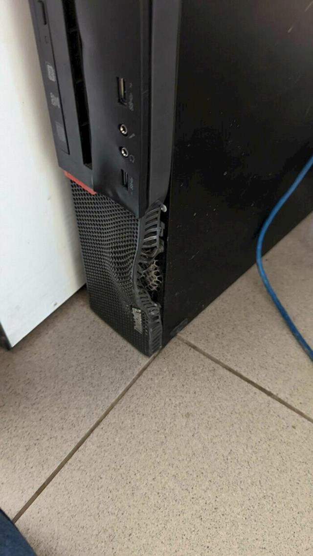 Upalio je grijalicu kraj kompjutera