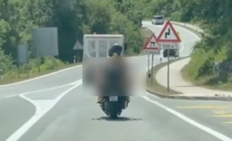 Snimke iz Dalmacije su sve luđe, morate vidjeti što su ovi majstori prevozili na skuteru