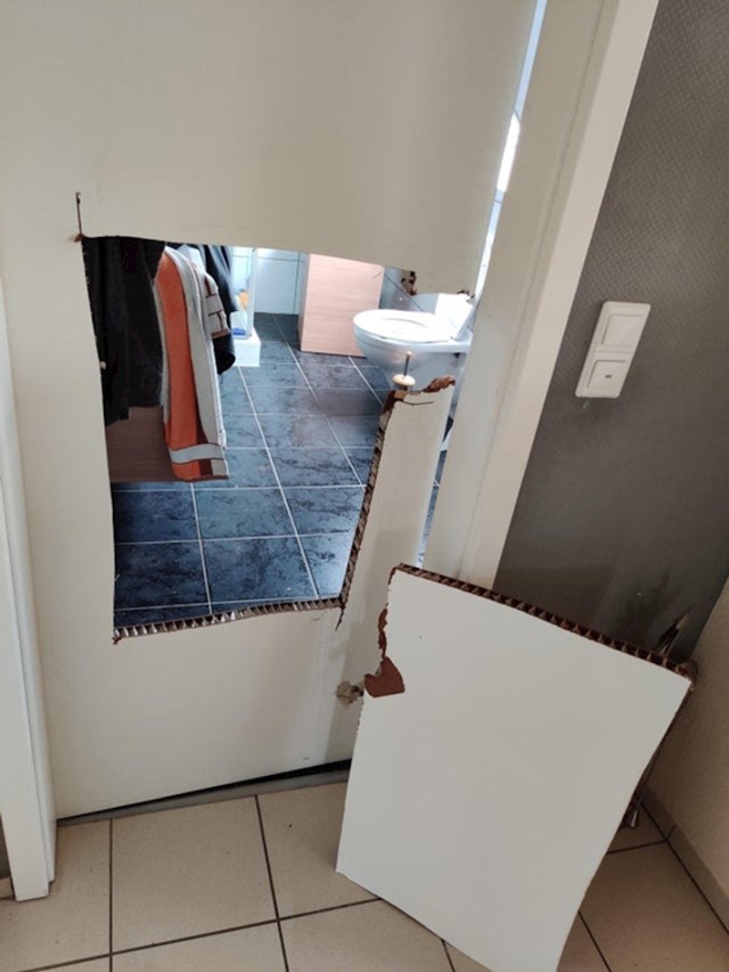 Zapeo sam u WC-u. Spašavali su me vatrogasci i zakasnio sam na posao