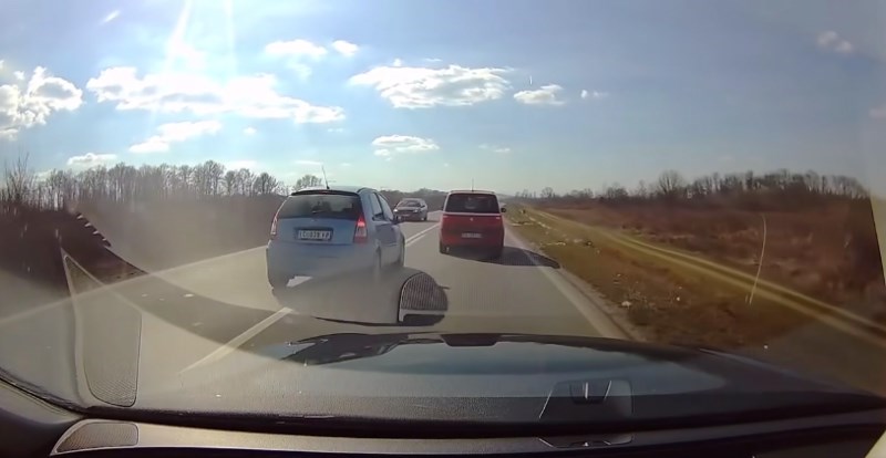 Iz Srbije stiže jedna od najluđih snimki pretjecanja ikad, ljudi ne mogu doći sebi zbog ovog poteza