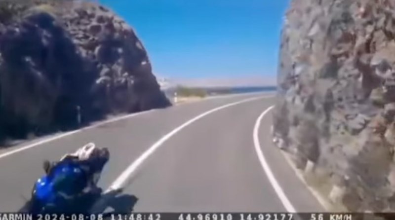 Snimka s jadranske magistrale ledi krv u žilama, pogledajte što je izveo ovaj motociklist