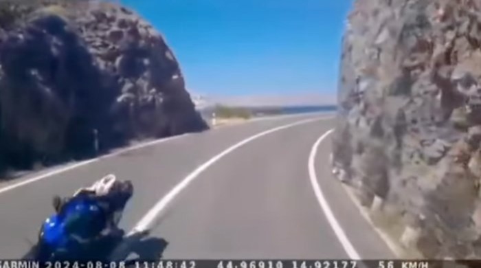 Snimka s jadranske magistrale ledi krv u žilama, pogledajte što je izveo ovaj motociklist