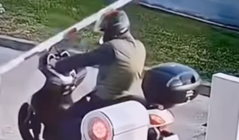 Snimka iz Ništa obara sve rekorde, pokušao je besplatno izaći s parkinga, sad mu se smije regija