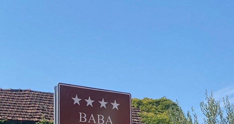 U Imotskom se nalazi vjerojatno najbolji putokaz za apartman ikad, to morate vidjeti